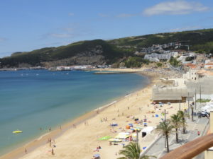 Plage de Sesimbra proche de Lisbonne